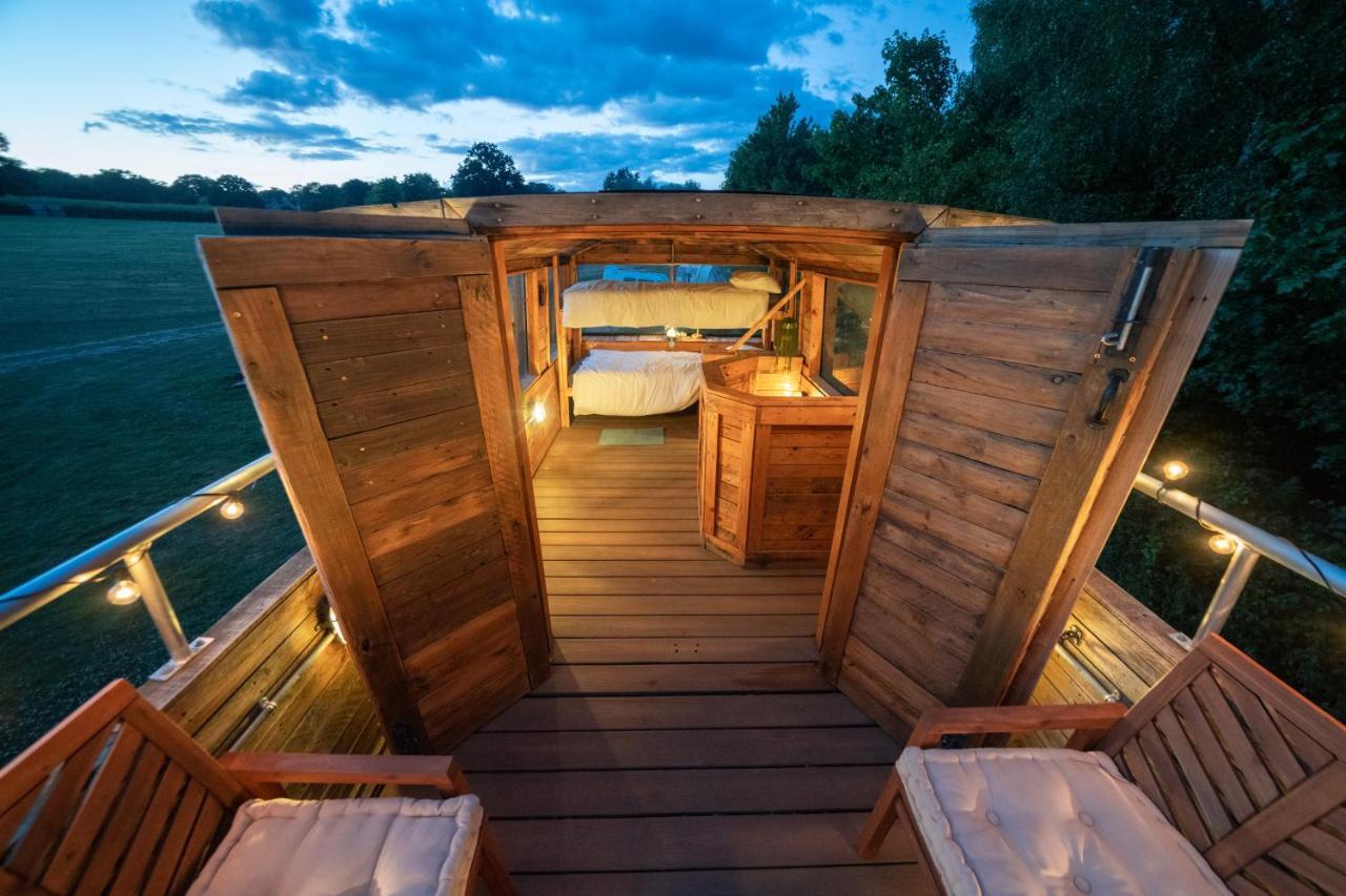 Delightful 2 Bed Double Decker Bus With Hot Tub Hotel Uckfield Exterior photo